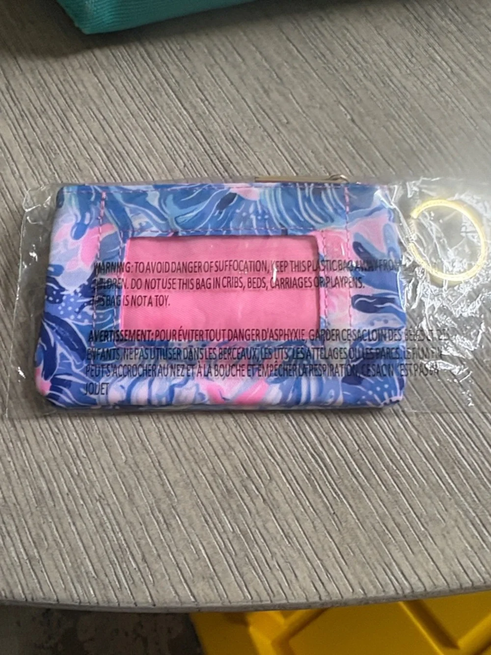 Lilly Pulitzer ID Case in the "Shade Seekers" pattern - Picture 5 of 6